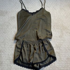 Elegant Olive Sleepwear Set with Lace Trim Satin Womens Small